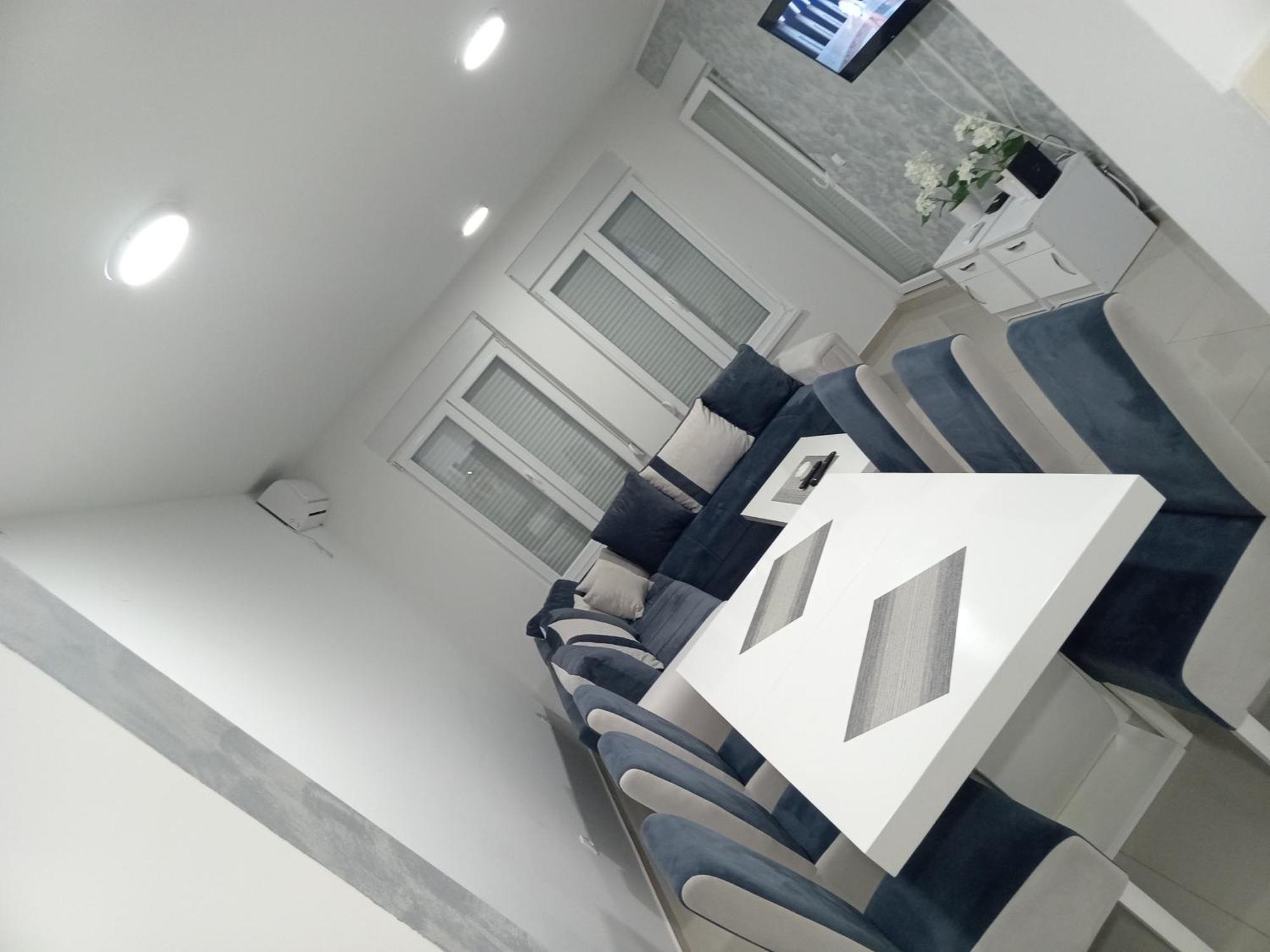 Lux Trosoban Apartment