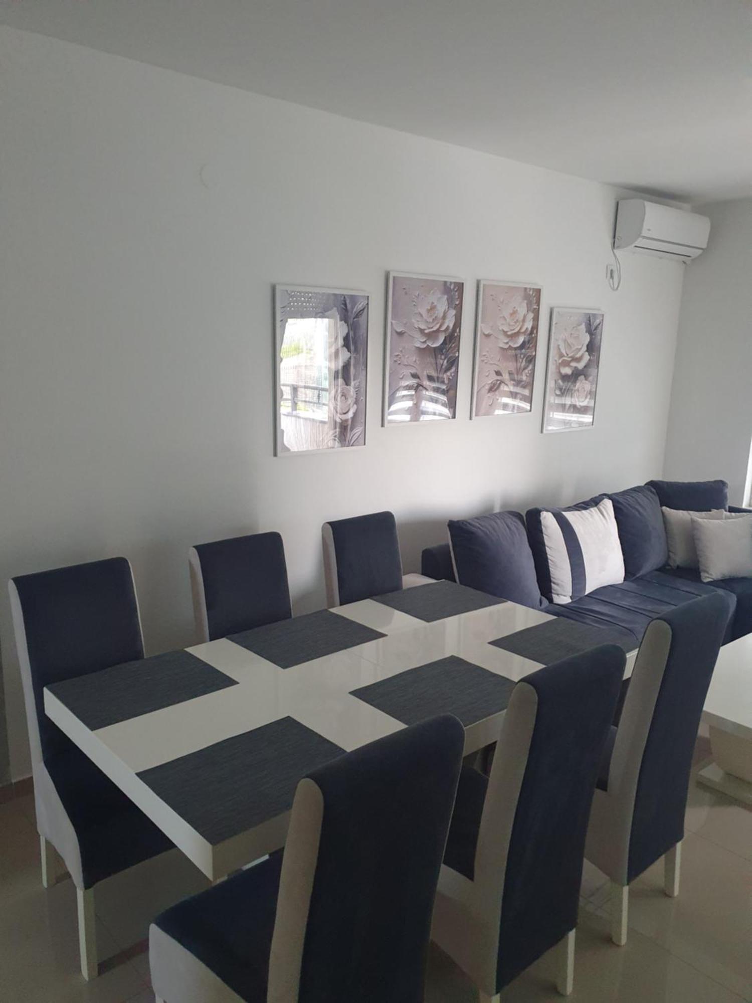 Lux Trosoban * Sremska Mitrovica